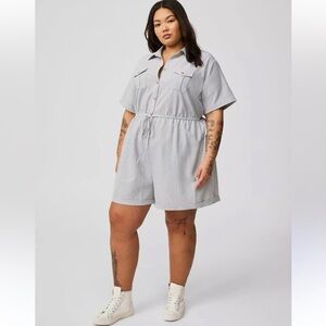 NWOT Torrid Gray and White Seersucker Striped Romper SZ 3 $66